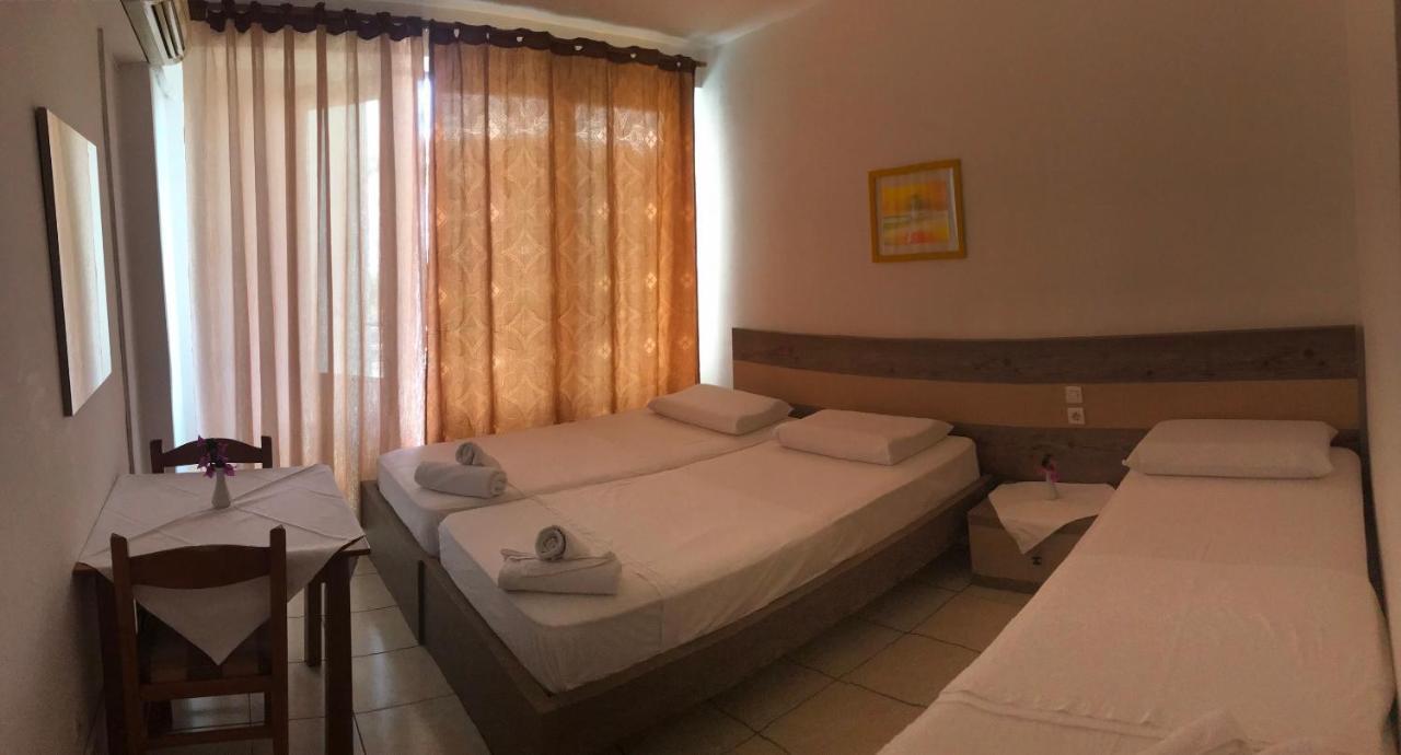 Hotel Tatzati Sarandë Exteriör bild